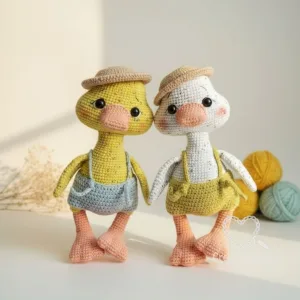 Casal Patinhos Apaixonados Kit Amigurumi – Dupla em Crochê Artesanal Feita à Mão