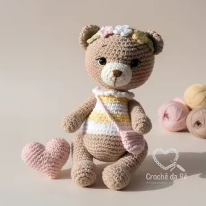 Ursinha do Coração Amigurumi – Boneca em Crochê Artesanal Feita à Mão