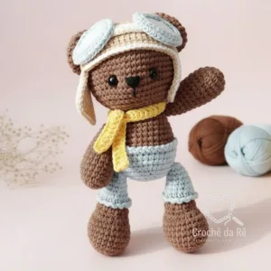 Ursinho Aviador Amigurumi – Boneco em Crochê Artesanal Feito à Mão