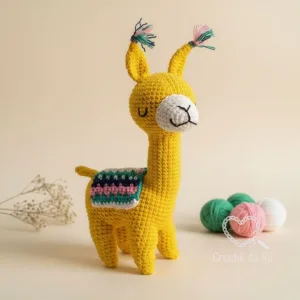 Lhama Amigurumi Amarela – Pelúcia em Crochê Artesanal Feita à Mão