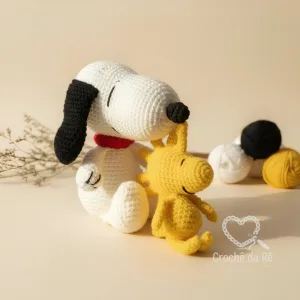 Snoopy e Woodstock Amigurumi – Kit em Crochê Artesanal Feito à Mão 🐶🐥