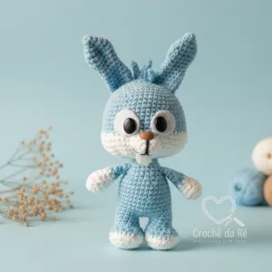 Coelho Amigurumi – Coelhinho Azul em Crochê Artesanal Feito à Mão 🐰