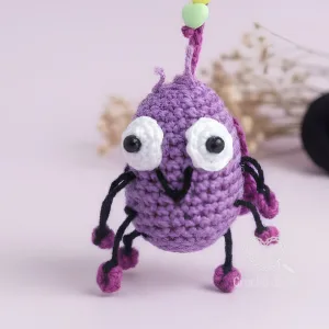 Chaveiro Baratinha Roxa Army – Amigurumi em Crochê Feito à Mão 💜