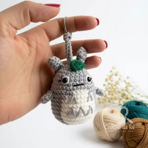 Chaveiro Totoro Amigurumi – Um Toque Mágico e Divertido para Seu Dia