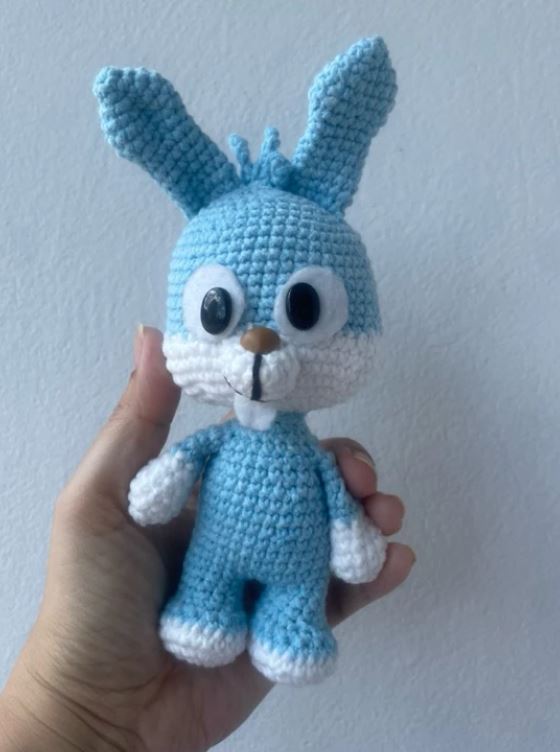 Coelho Amigurumi – Coelhinho em Crochê Artesanal Feito à Mão 🐰