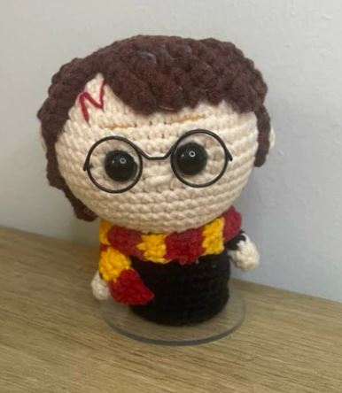 Harry Potter Amigurumi – Boneco em Crochê Inspirado no Personagem